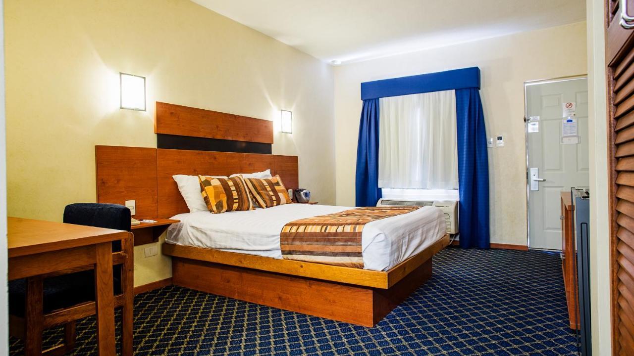 American Inn Hotel & Suites デリシアス エクステリア 写真