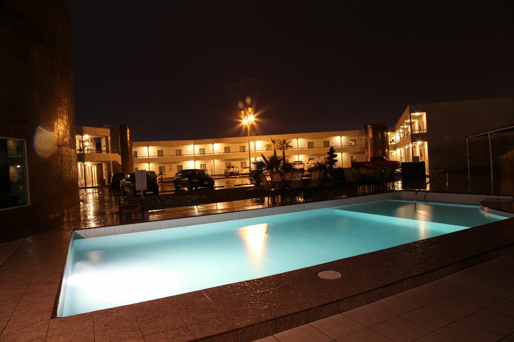 American Inn Hotel & Suites デリシアス エクステリア 写真